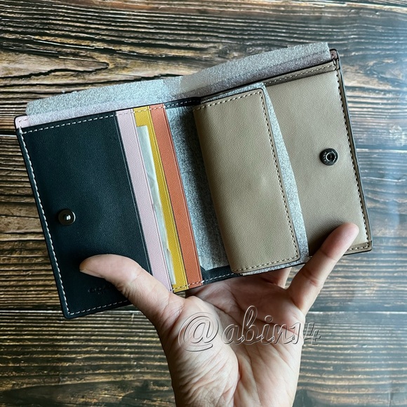 NWT Coach Small Snap Colorblock Interior Leather Wallet - Picture 2 of 5
